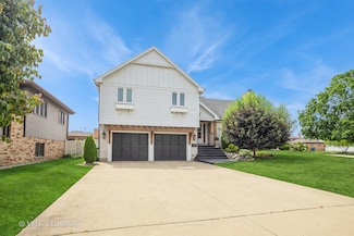 6140 Ruby St, Rosemont, IL 60018
