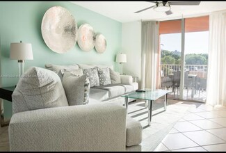 19601 E Country Club Dr Unit 7203, Miami, FL 33180