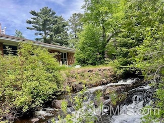 9217 Silver River Loop Rd, Eagle Harbor, MI 49950