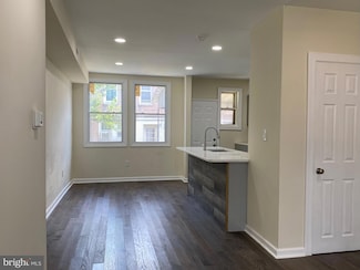 2655 S 70th St, Philadelphia, PA 19142