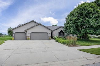 449 Oak Spring Dr, Lomira, WI 53048