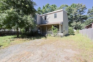 8 Ash St, Plymouth, MA 02360