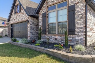 1163 Marcello Ave, Tontitown, AR 72762
