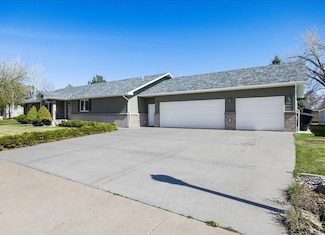 2466 Southridge Dr, Billings, MT 59102