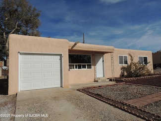3206 Edgecliff Dr, Farmington, NM 87402
