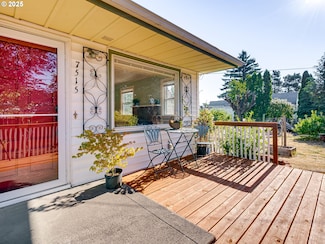 7515 SE Luther Rd, Portland, OR 97206