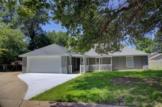 1304 N Ironwood Ave, Broken Arrow, OK 74012