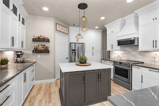 3829 Evergreen Way, Montgomery, TX 77356