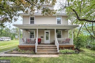 2 E Clements St, Pine Grove, PA 17963