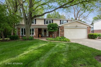 3932 Carousel Dr, Northbrook, IL 60062