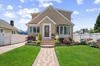 918 Clay St, Baldwin, NY 11510
