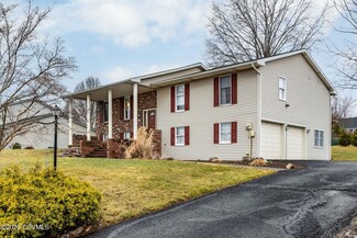 115 Locust Ln, Danville, PA 17821