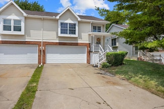 6 Shire Ct, Bloomington, IL 61701