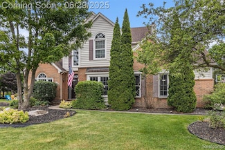 4093 Villager Dr, Lake Orion, MI 48359