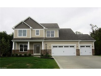 6800 River Walk Dr, Valley City, OH 44280