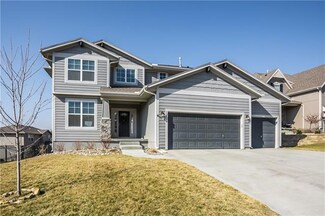 12560 S Sunray Dr, Olathe, KS 66061