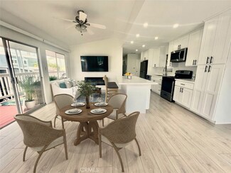 281 Cambridge Way, Newport Beach, CA 92660