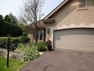 59 Pine Tree Ln, Burr Ridge, IL 60527