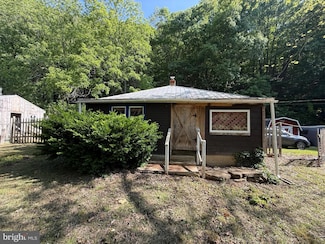 5994 Mount Freedom Dr, Circleville, WV 26804