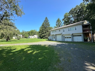 172 Hypsie Gap Rd, Stroudsburg, PA 18360