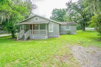 1812 N Barnes St, Plant City, FL 33563