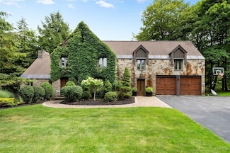 20 Sherman Cir, Utica, NY 13501