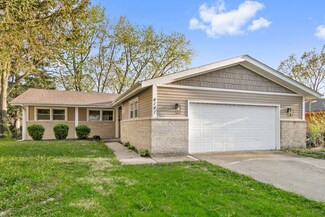 4141 Applewood Ln, Matteson, IL 60443