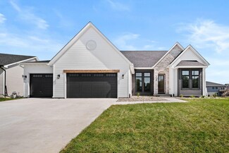 4528 Cartier Ave, Ames, IA 50014