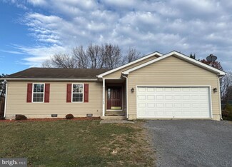 40 Neighbor Way, Inwood, WV 25428