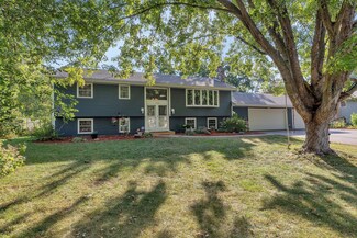 11124 Vera Cruz Ave N, Champlin, MN 55316