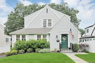 41 Cowdrey St, Yonkers, NY 10701
