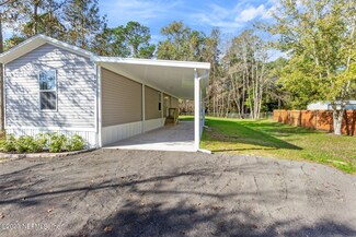 121 Islander Rd, Satsuma, FL 32189