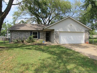 10277 E Second St, Claremore, OK 74019