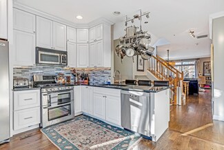429 Newburgh Ct, West New York, NJ 07093