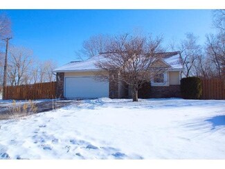 870 870 Aspen Cir, Little Canada, MN 55109