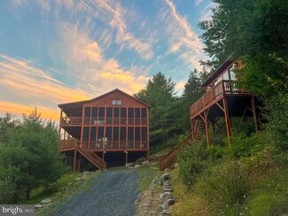 306 Wildlife Dr, Lost City, WV 26810
