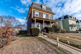 111 Arlington St, Hyde Park, MA 02136