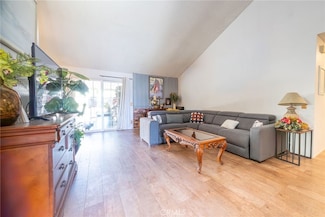 2433 Medina Ave, Simi Valley, CA 93063