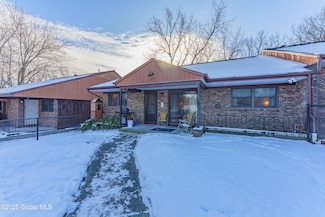 9 Brookview Ln, Troy, NY 12180