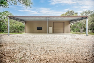 352 N Cr 1301 St, Edna, TX 77957