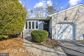 8A Emerald Dr, Barnegat, NJ 08005