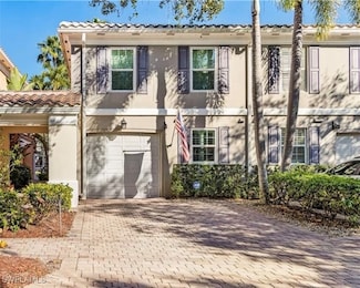 5733 Cove Cir, Naples, FL 34119
