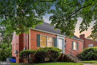 9504 Old Georgetown Rd, Bethesda, MD 20814