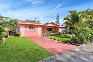 1010 S B St, Lake Worth, FL 33460