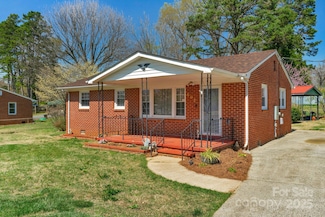 602 Dallas Spencer Mountain Rd, Dallas, NC 28034
