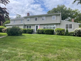 55 Oldfield Rd, Trumbull, CT 06611