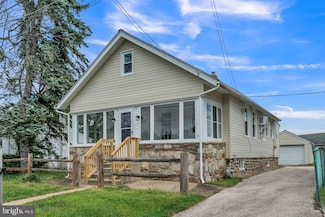 811 Burke Ave, Jenkintown, PA 19046