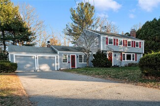 20 Devonshire Dr, Barrington, RI 02806