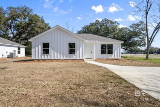 204 N Day Ave, Bay Minette, AL 36507