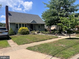 332 E Stafford Ave, Laurel Springs, NJ 08021